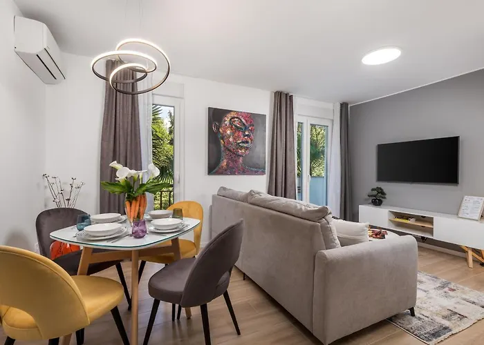 Modern Apartment Di Piu With Free 20M2 Garage Parking